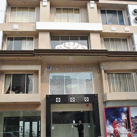 The Sapphire Grand Hotel Varanasi Bagian luar foto