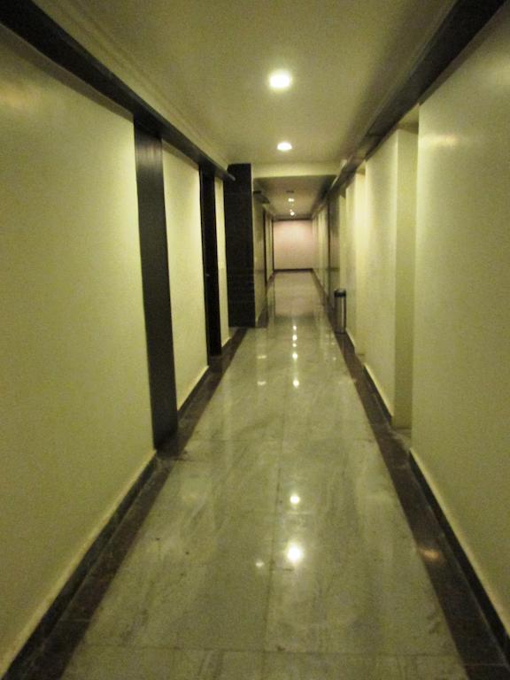 The Sapphire Grand Hotel Varanasi Bagian luar foto