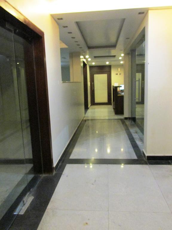 The Sapphire Grand Hotel Varanasi Bagian luar foto
