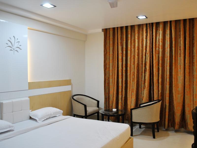 The Sapphire Grand Hotel Varanasi Bagian luar foto