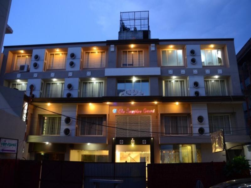 The Sapphire Grand Hotel Varanasi Bagian luar foto