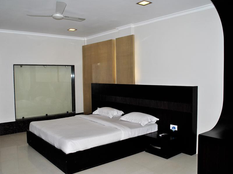 The Sapphire Grand Hotel Varanasi Bagian luar foto